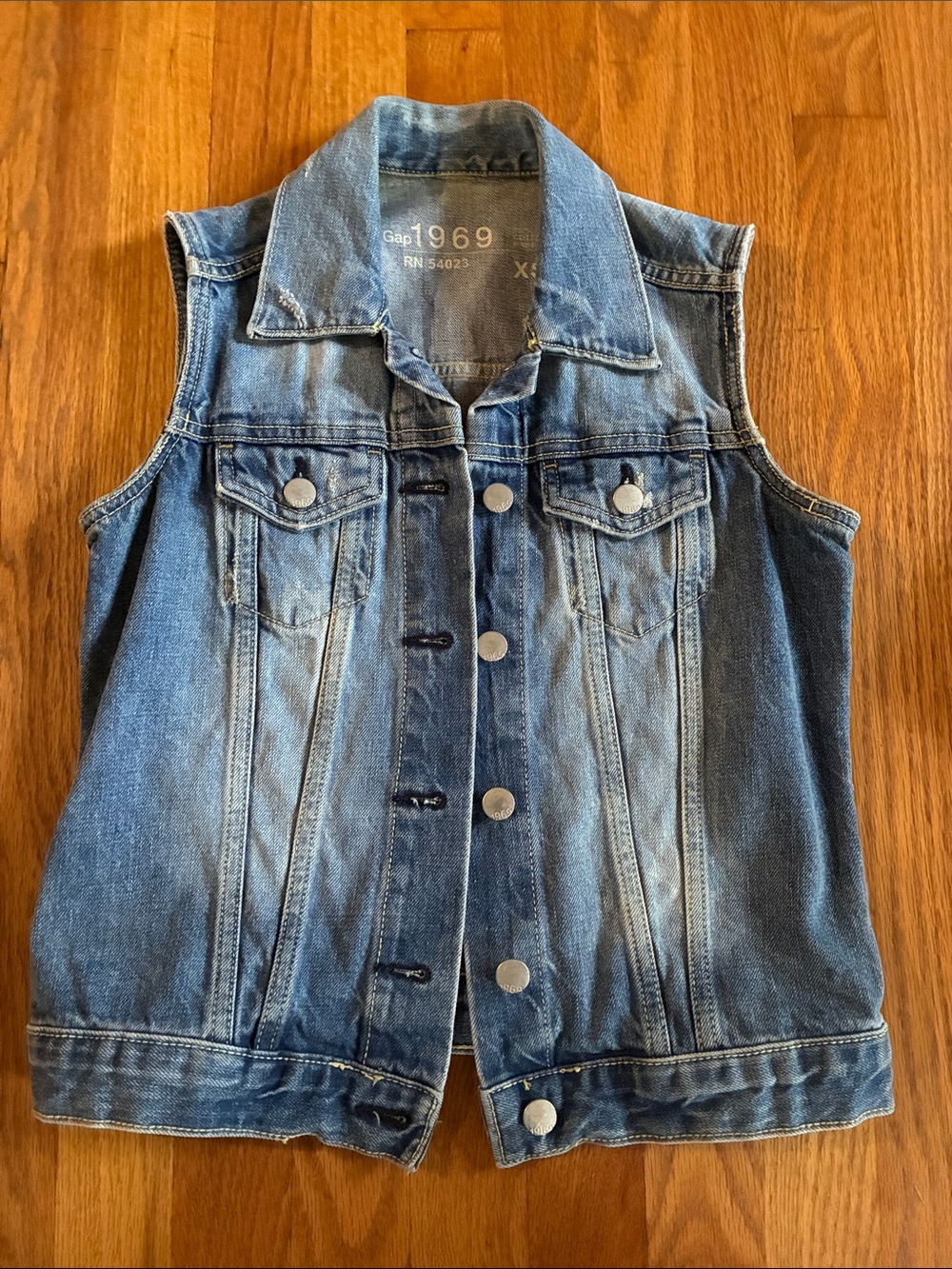GAP Blue Denim Sleeveless Jacket Vest circa 2014